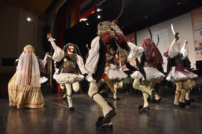 «Στον Ρυθμό της Παράδοσης»